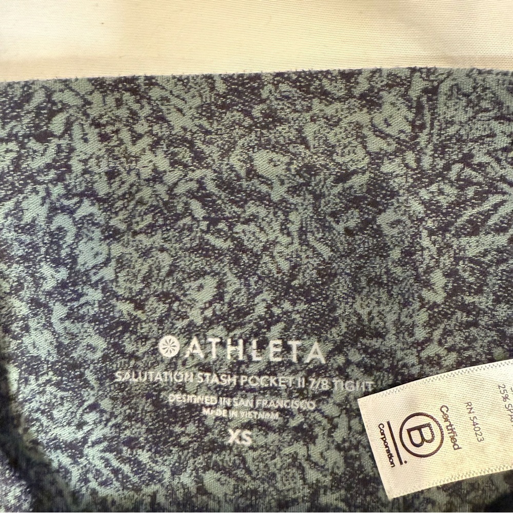 Athleta Salutation Stash Pocket II 7/8 Tight - Picture 10 of 11